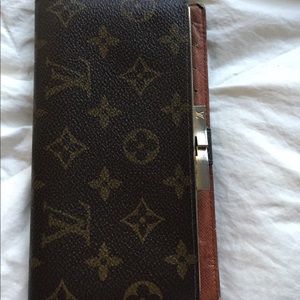 Louis Vuitton kisslock continental bifold wallet